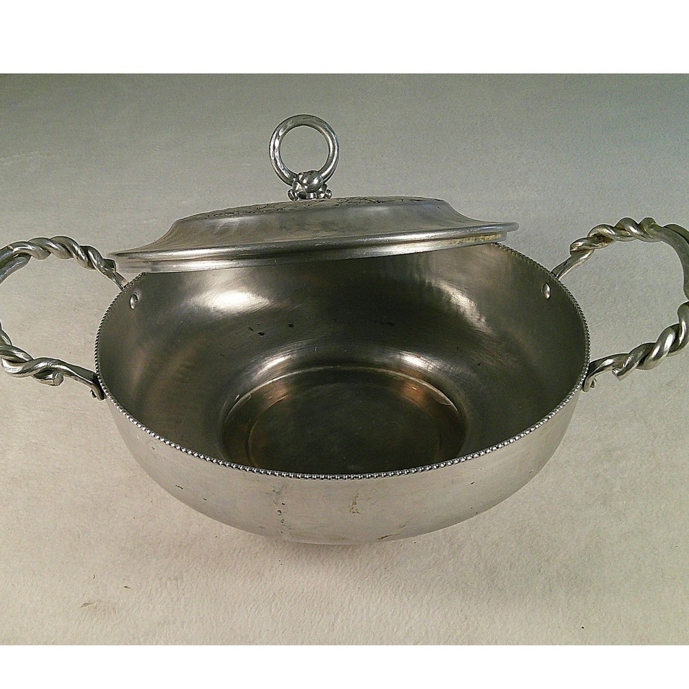 Vintage Hammered Aluminum Covered Casserole Dish Fruit Floral Repousse Lid 10in